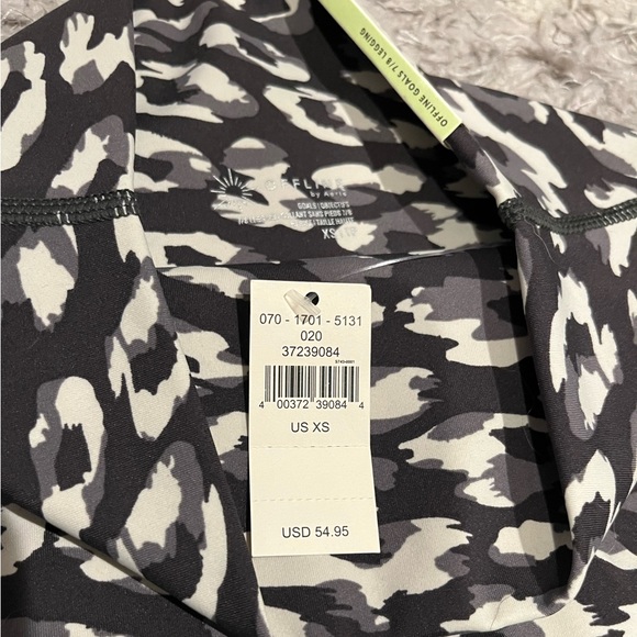 Aerie animal print leggings -perfect for back to school Size XS - Picture 4 of 11